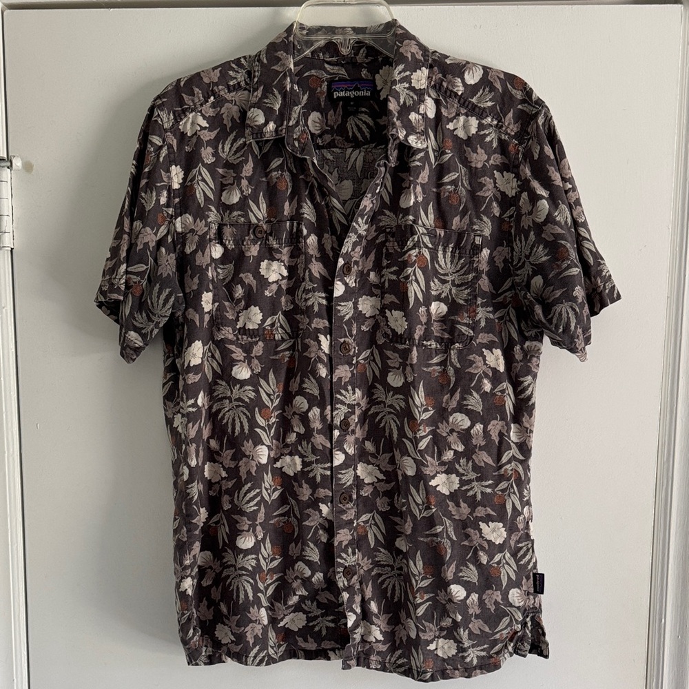 Patagonia Men's Floral Button Down Shirt - Gray
